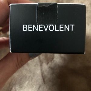 Cream to powder luminizer